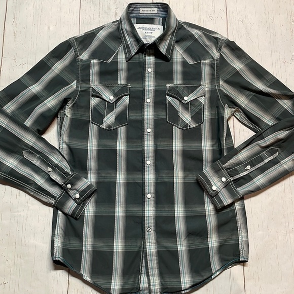 American Eagle Outfitters Tops - American Eagle women’s western style snap front long sleeve shirt. Size XS
